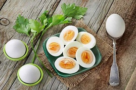تاثیر مصرف تخم مرغ بر سطح فشارخون و هموگلوبین A1c در بزرگسالان